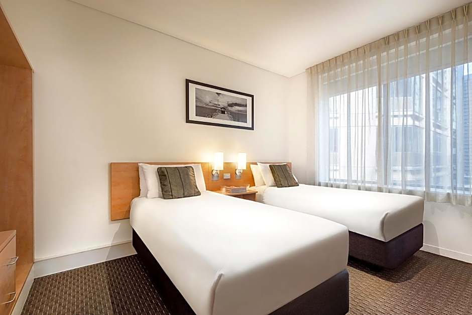 ibis Melbourne Hotel and Apartments