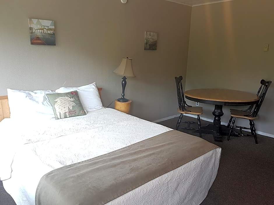 The Spirit Rock Outpost & Lodge