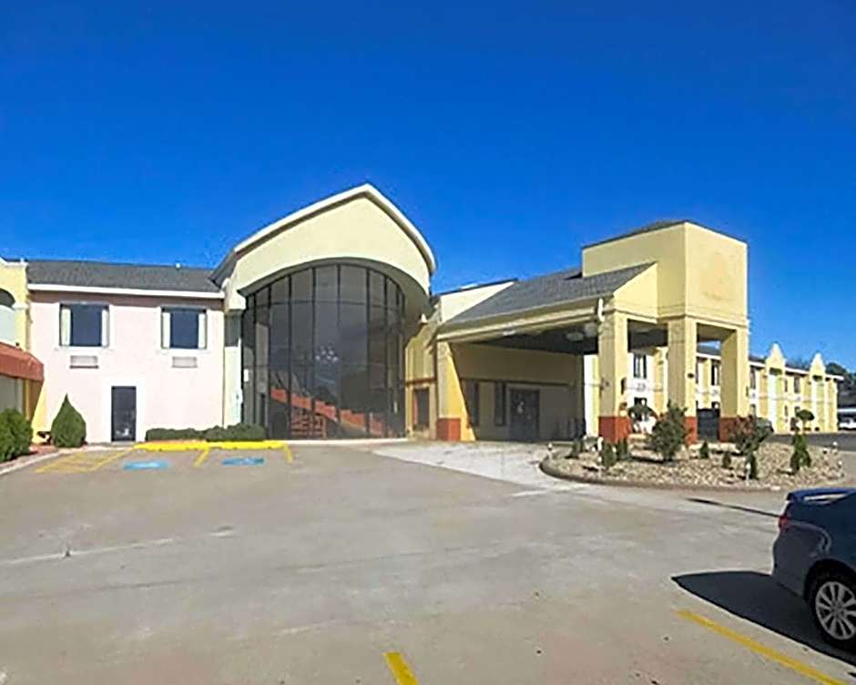 Rose City Inn & Suites