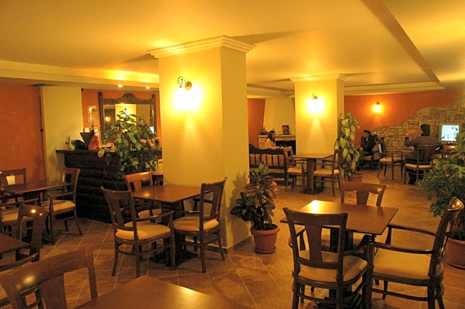 Aroanios Hotel