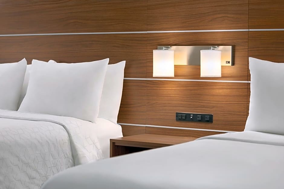 Holiday Inn Express & Suites Philadelphia - Mt. Laurel By IHG