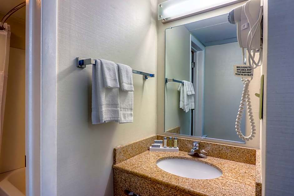 Breakers Hotel & Suites