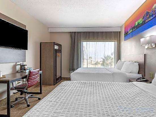 Clarion Pointe Galveston Seawall