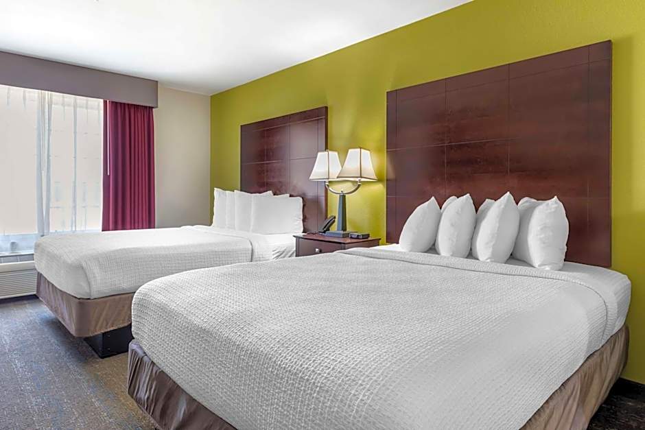 Best Western Plus Mansfield Inn & Suites