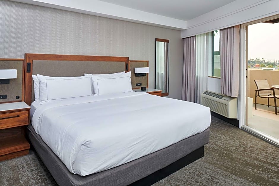 DoubleTree By Hilton Fullerton