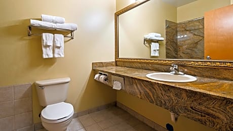 Accessible - Suite King Bed, Mobility Accessible, Communication Assistance, Bathtub, Hot Tub, Non-Sm