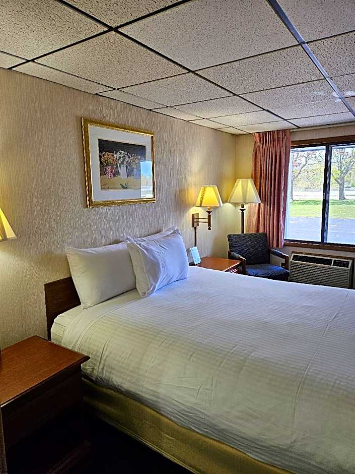 Knights Inn Mackinaw City