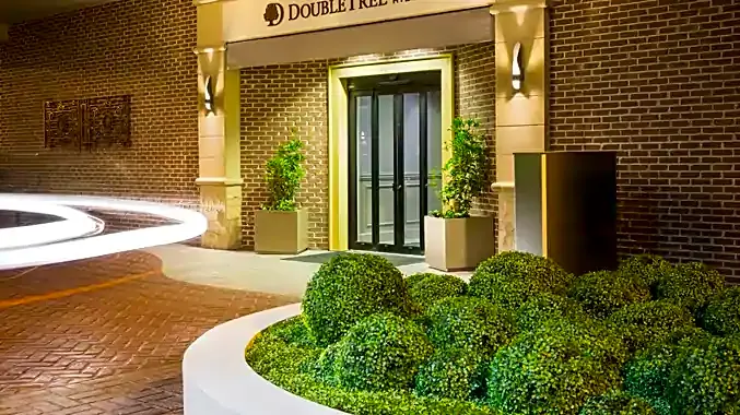 DoubleTree by Hilton Hotel Savannah Historic District