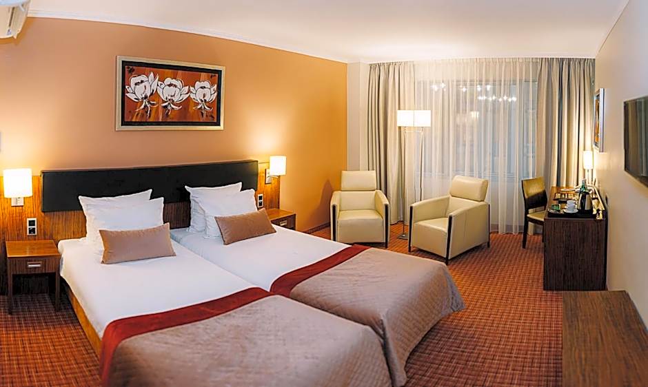 Avalon Hotel & Conferences