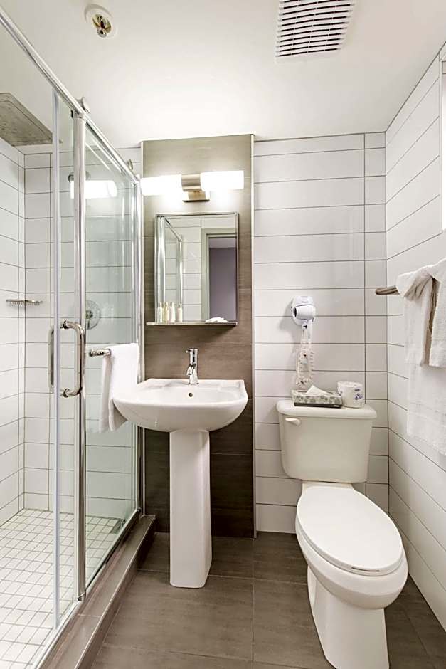 Travelodge by Wyndham Montreal Centre