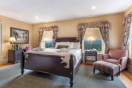 Historical King Suite - Non-Smoking