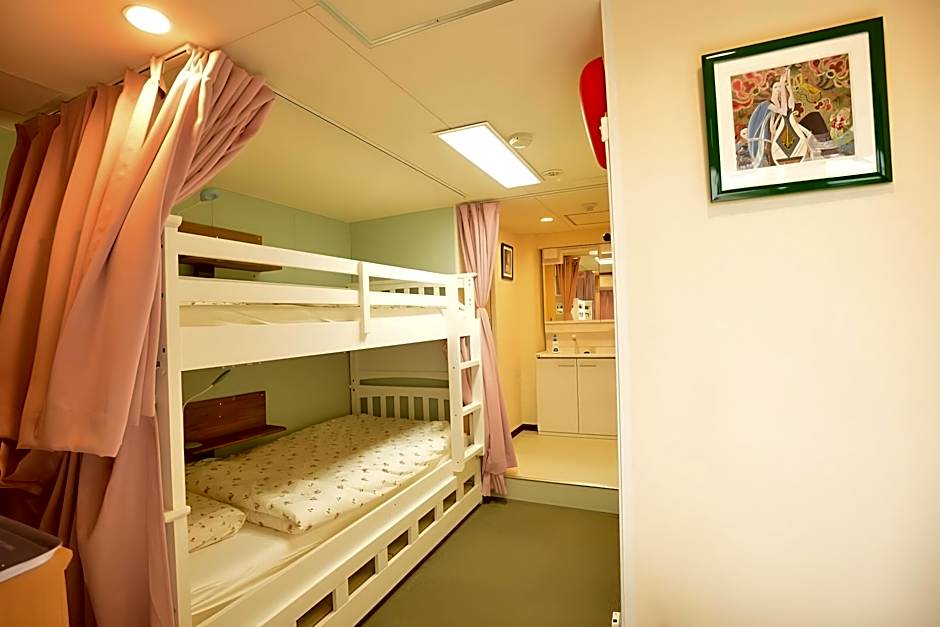 Guest House Akasaka no Sato Tokyo - Women Only