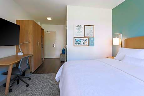 Studio Commons Connector, Guest room, 1 King