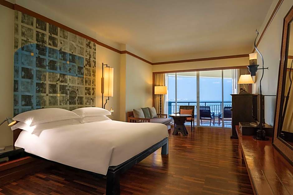 Photo 1 of 4 of Classic 1 King Bed, Ocean View