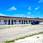 First Inn By OYO Quinter Hwy 70