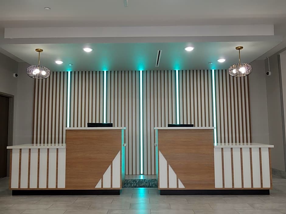 La Quinta Inn & Suites by Wyndham San Antonio Alamo City