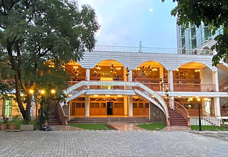 De Leopol Hotel