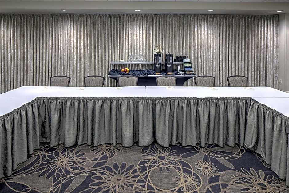 DoubleTree by Hilton Madison Downtown