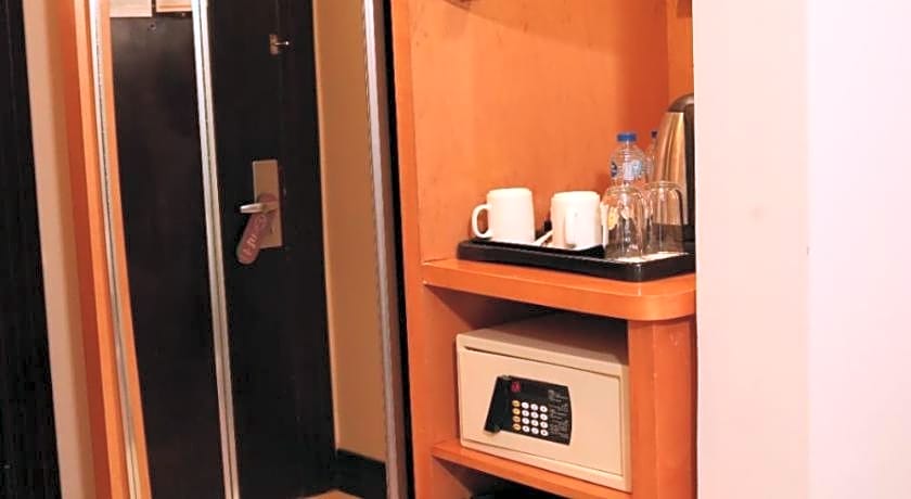 Golden Tulip Hail Hotel