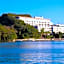 Toba Grand Hotel