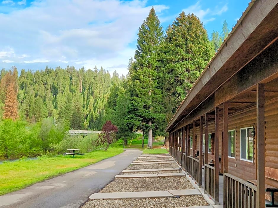 Southfork Lodge - Riverside Inn