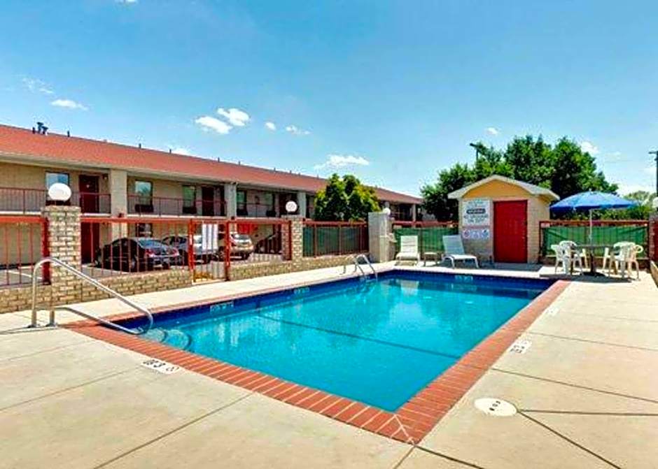 Quality Inn & Suites Monroe