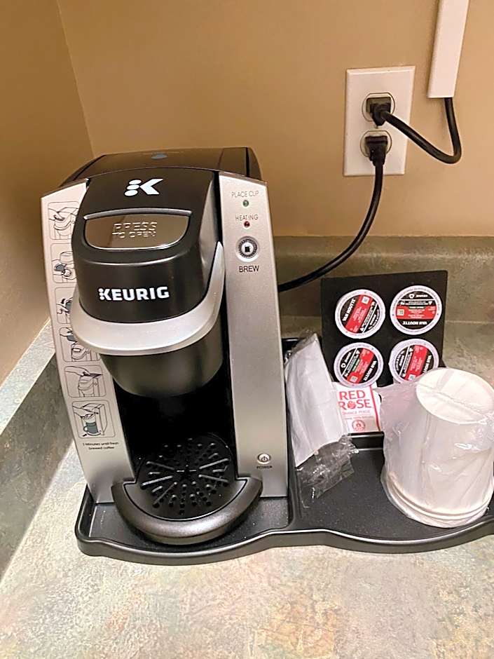 Super 8 by Wyndham Edmonton South