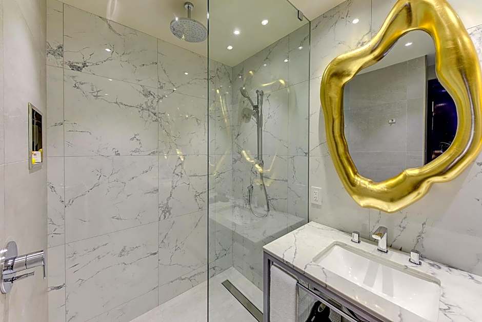 Monsieur Jean, Vieux Québec