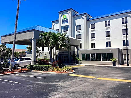 Holiday Inn Express Hotel & Suites Cocoa Beach By IHG