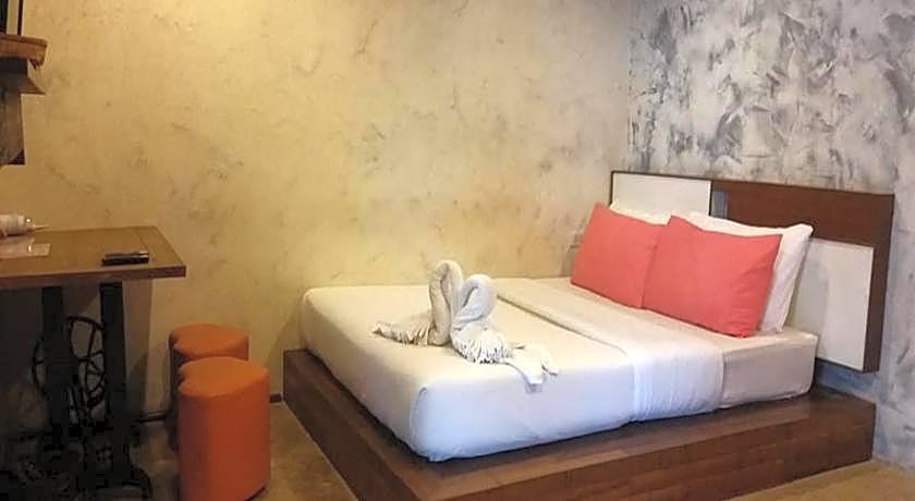 Baanchompoo Homestay