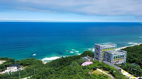 Haslla Art World Museum Hotel