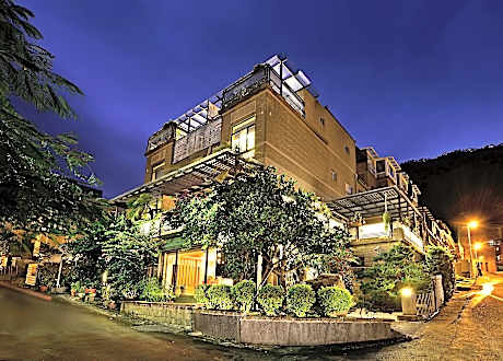 Pine Hot spring Bed and Breakfast