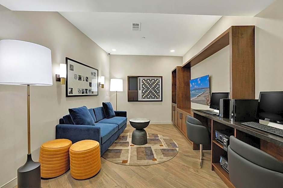 Best Western Plus Sunset Plaza Hotel