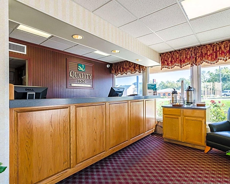Super 8 by Wyndham Lawrence