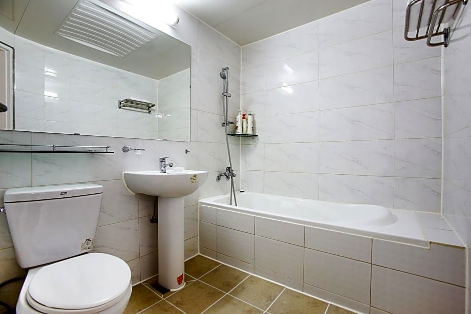 Abata Business Hotel