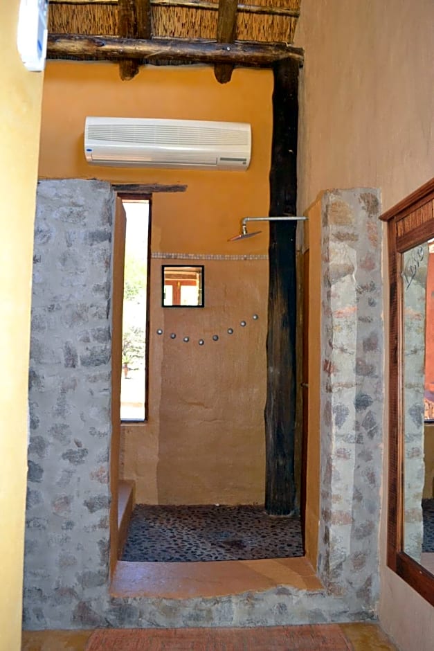 KweKwe Private Game Lodge