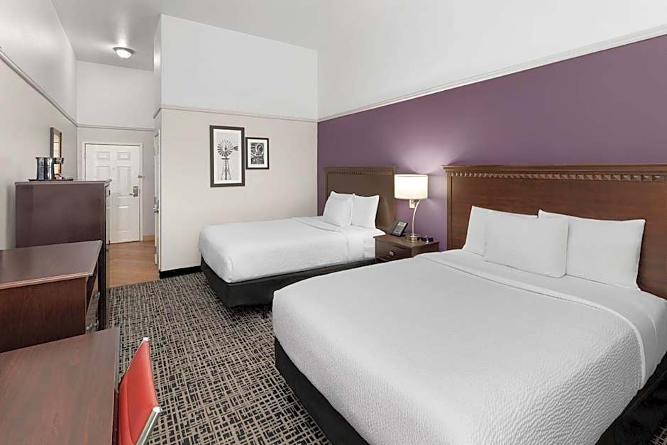 La Quinta Inn & Suites by Wyndham Brownwood