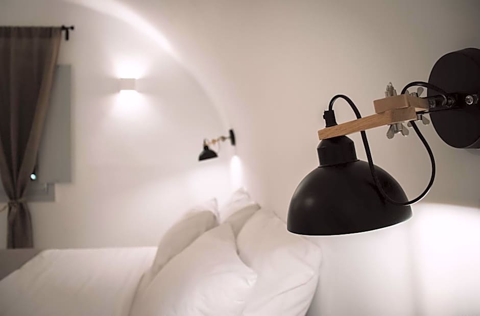 Bianco Diverso Suites