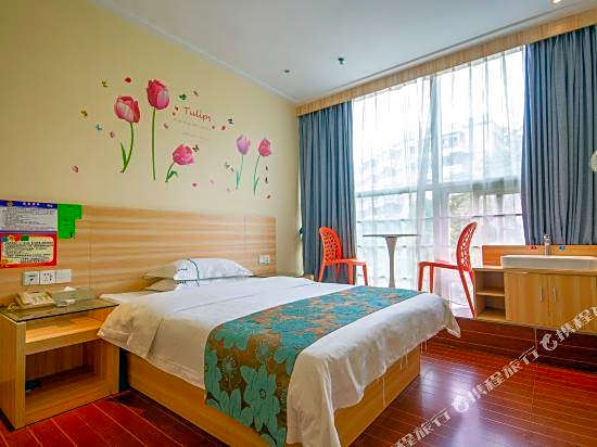 Guangzhou Longcheng Hotel (Chen Clan Temple Metro Station)