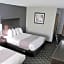 Oak Hill Inn & Suites