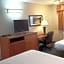 Riverland Inn & Suites