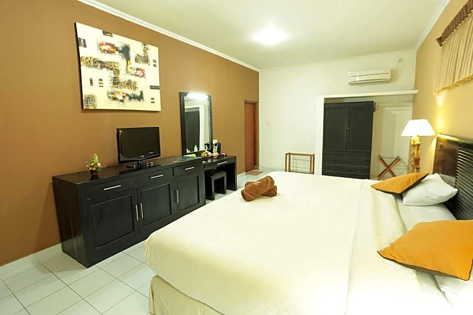 La Inn Hotel