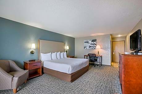 Lakeside Balcony King Room - Lake View