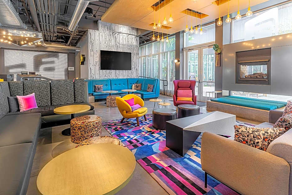 Aloft Jacksonville Tapestry Park