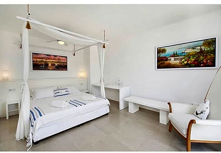 Port Alacati Hotel