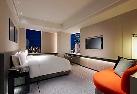 Premium Twin Room with Landmark View