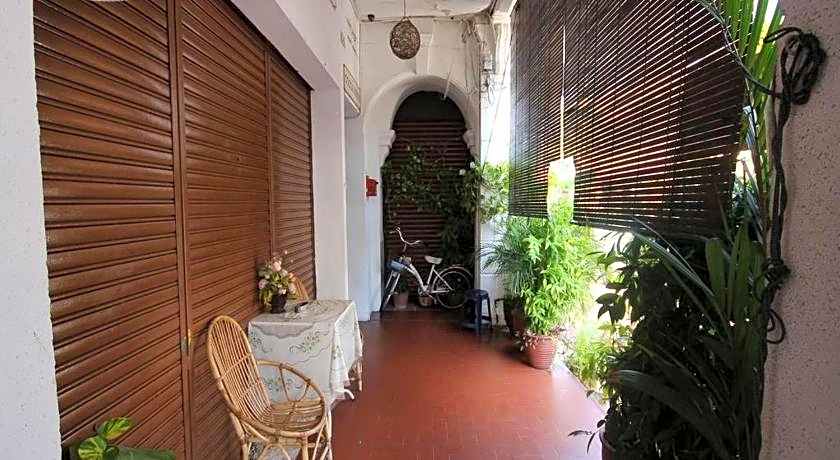 Cocoa Mews Cafe & Home