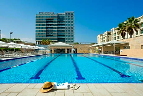 סטודיו עם נוף לים