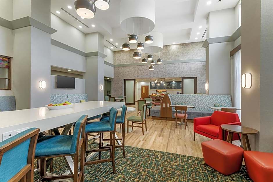 Hampton Inn & Suites Atlanta Airport West/Camp Creek Parkway