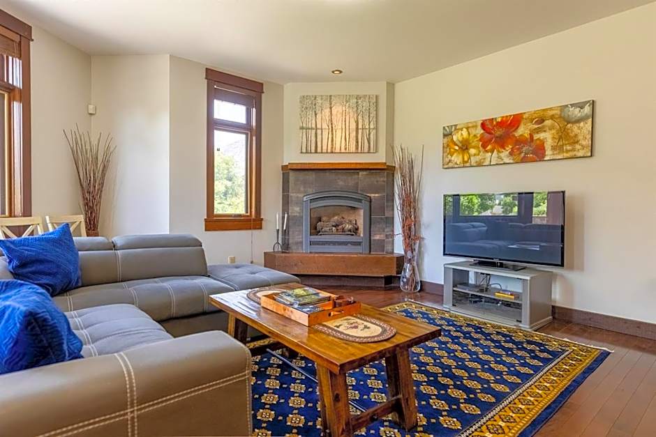 Luxurious 901 Condos by Fernie Central Reservations
